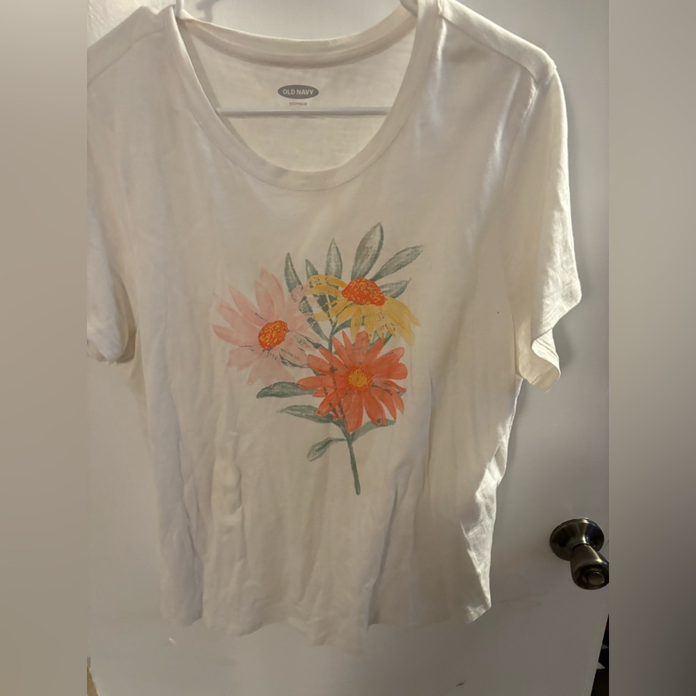 Old Navy Everywhere Floral Tshirt